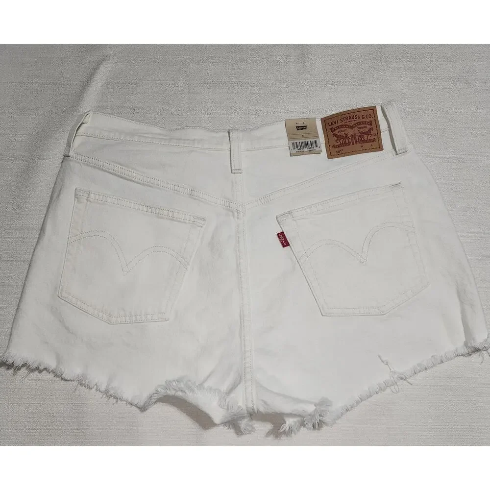 Levi's 501 shorts original 32'' waists a high rise fitted through the hip